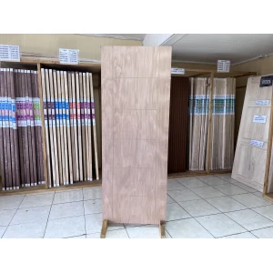 Puerta  Capri MDF Enchapada en Cedro